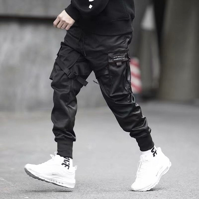Herren Cargo Jogginghose in schwarz mit Taschen - Streetwear Style