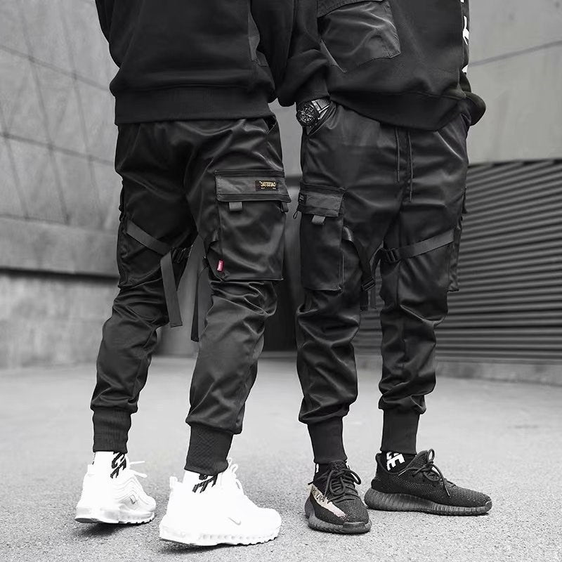 Herren Cargo Jogginghose in schwarz mit Taschen - Streetwear Style