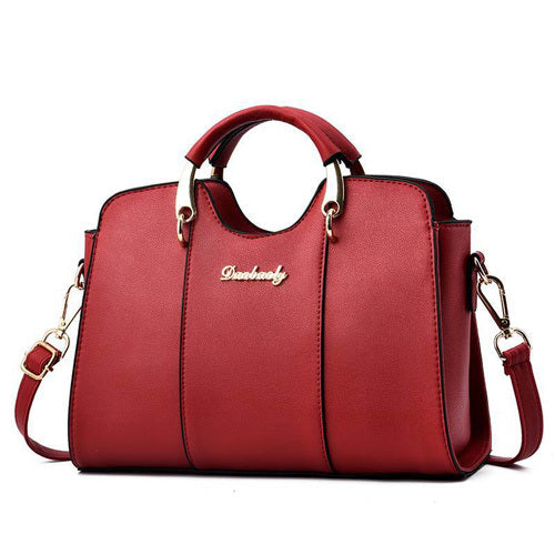 Elegante rote Damen Handtasche mit goldenen Details und Schulterriemen