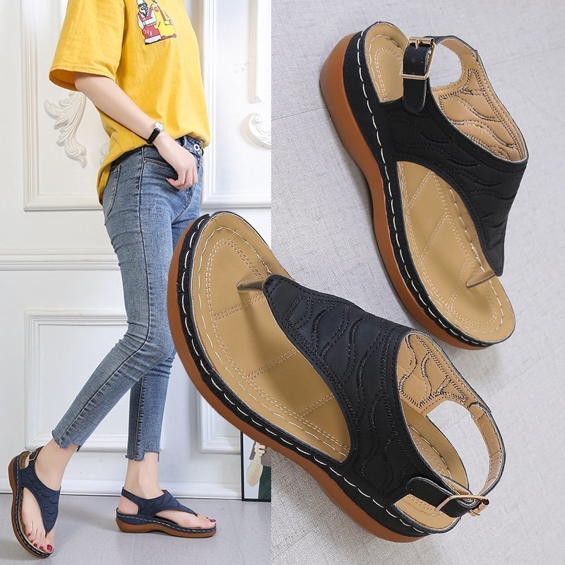 Sommerschuhe Damen Keilsandaletten - Schwarz mit Riemen und Absatz